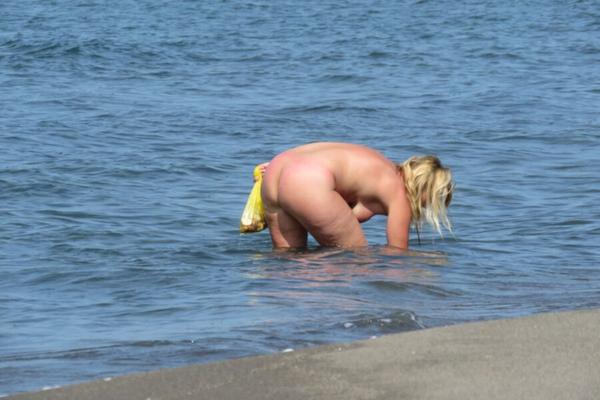 BBW-Frau am Strand