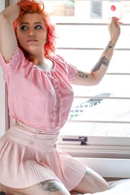 Suicide Girls - Ellabar - Magasin de bonbons