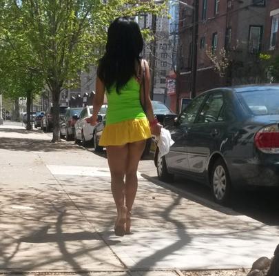 Filipina Milf out and about in miniskirt