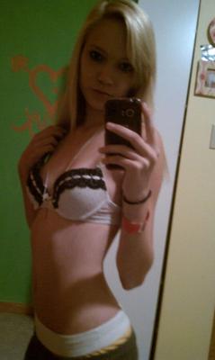 blonde teen mirror