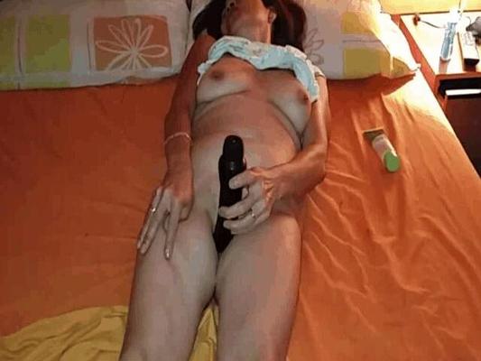 Filipina Mature Introducing New Toy