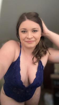 Sexy pawg in lingerie