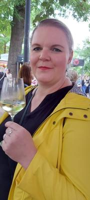 Gummi Dame на Weinfest