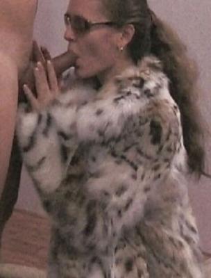 Mature in Fur coat blowjob