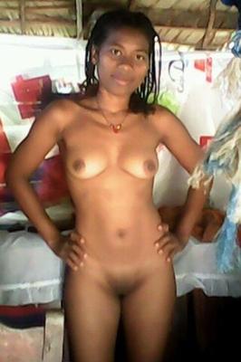 hermana negra desnuda