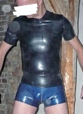 Fag Tom - Me in rubber