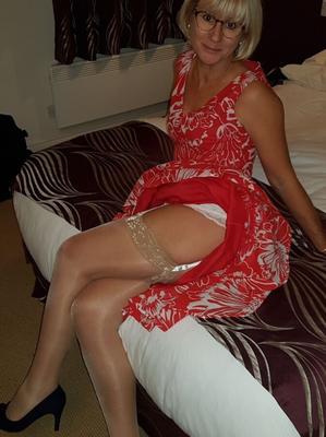 Caroline - MILF britannique - Mon mélange d'images restant