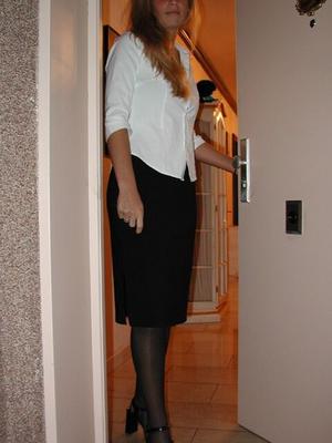 Berit, une adolescente allemande en collants (Aufzug)