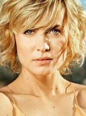 Radha Mitchell subestimada senhora australiana