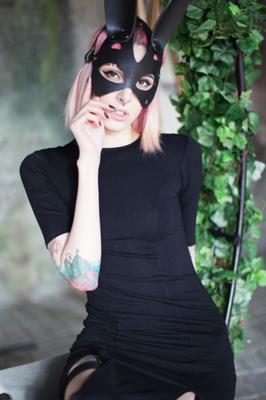 Suicide Girls - Snowyfeles - Follow The Black Rabbit