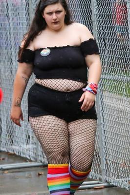 BBW Gordita Adolescente en la Calle