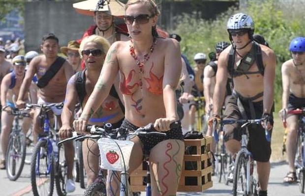 World Naked Bike Ride, Webfunde