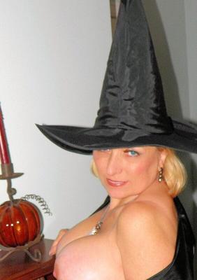 Witches Make Me Horny