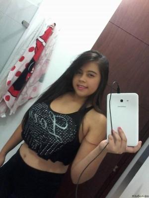 Selfies Latina Teen BB