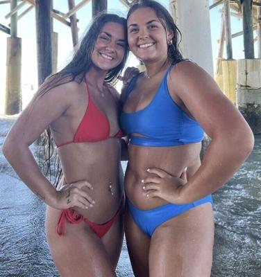 Chicas blancas en bikini