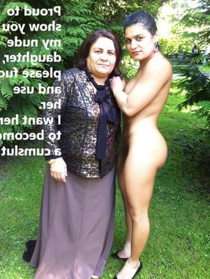 slutty nazdar loves to be nude