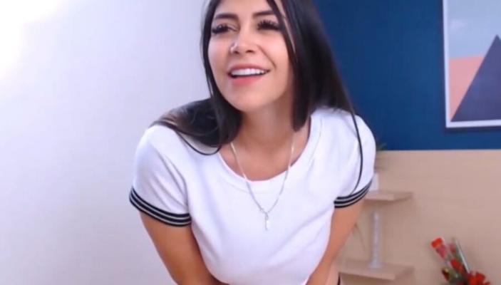 THOT Latina Teen Besser als Kim Kardashian und jünger!