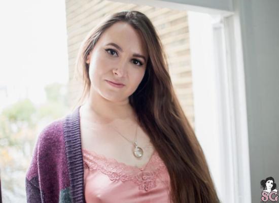 SuicideGirls - Mollige Eena