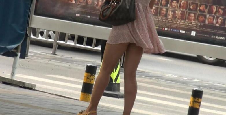 Candid - Chinese  - pink skirt lifted upskirt windy