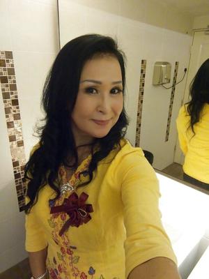 Sexy Malaysian Milf Shirley Hun