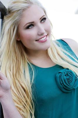 Hayley Hasselhoff / Actriz estadounidense