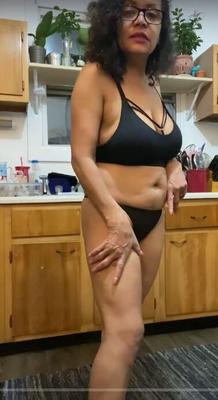 Mature Latina milf