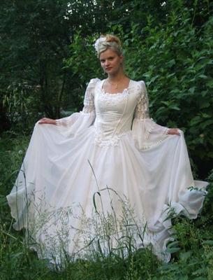 Russian Mother strips her bushy Daughter out of a wedding dress