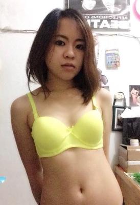 Caroline, Asian teen girl showing hot body and fingering pussy