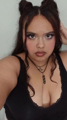 Jeune Latina BBW