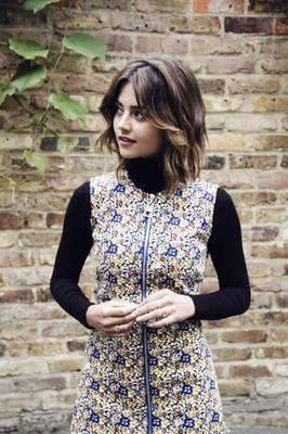 Jenna Coleman – fotos glamorosas