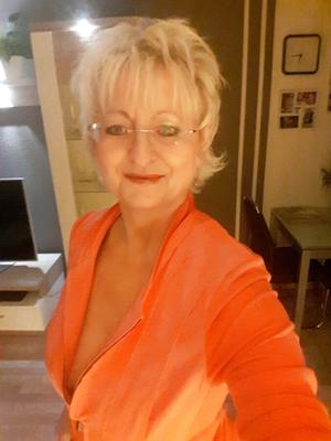 Milfs mature grannys sexy bitches