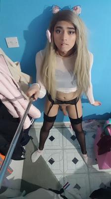 Asian t-gurl in play