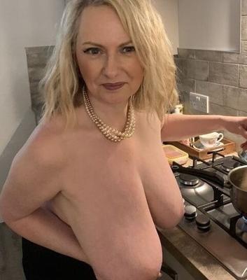 Gilf enormes tetas rubia reino unido puta leyenda annabell