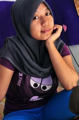 Busty muslim malay teen