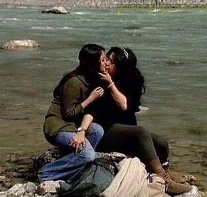 Arab Lesbians Make Beautiful Kisses