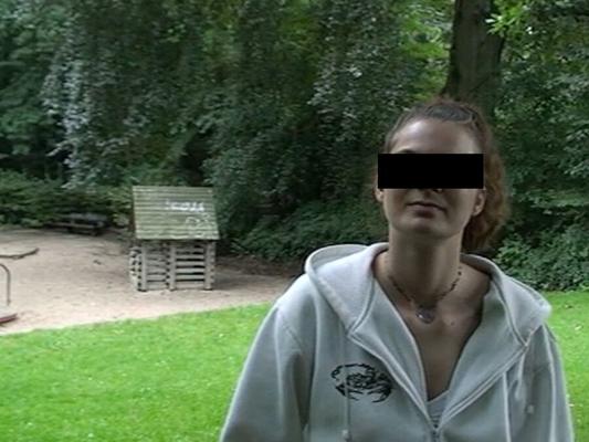 Captures d'écran de la vidéo d'une scène de sexe publique