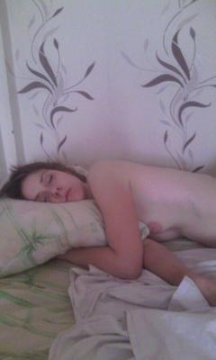 ma femme nue dort