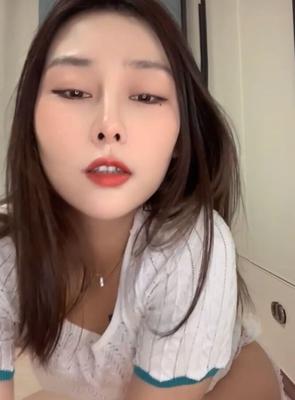 Chinese webcam girl