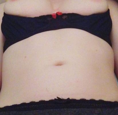 GF menotté seins culotte vers le bas