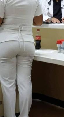 Infirmières en blouse blanche avec VPL