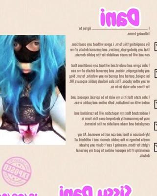 英国の Sissy Dani EXPOSURE 契約と Sissy ID カード