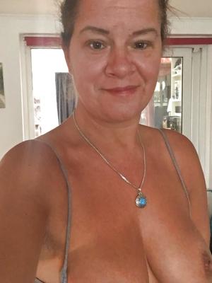 Sally, sexy UK GILF Slut