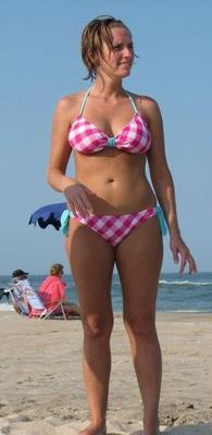 Mamans en bikini pour commentaires