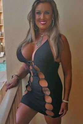 Milfs and Mature Sexy Dressed (Mix)