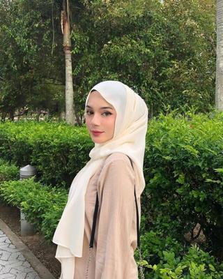 Pls FAKE,CAPTION,TRIBUTE Sexy Hijabi