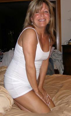 Une autre belle femme et salope MILF mature