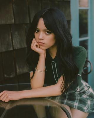 Jenna Ortega - Pat Martin pour Nylon Magazine, janvier