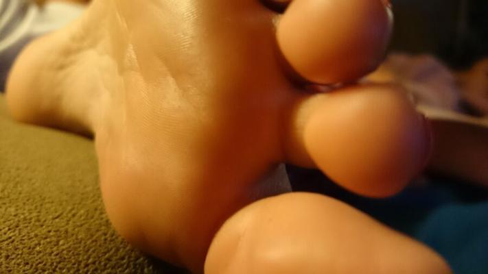 Close ups GF feet