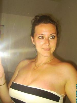 Natasa MILF aux gros seins