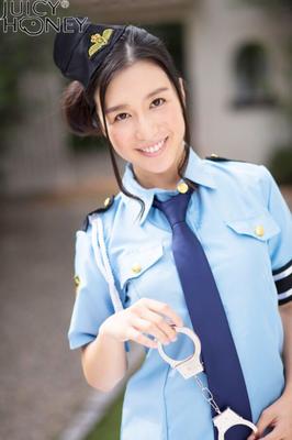 古川いおり 婦警コスプレイヤーがヌードに